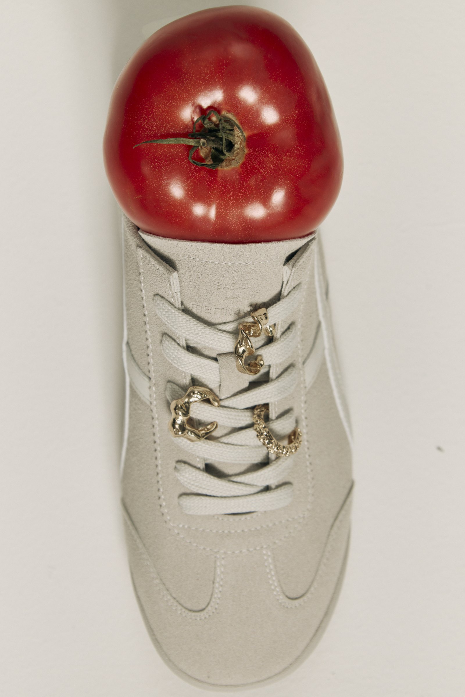 Sneaker with tomato